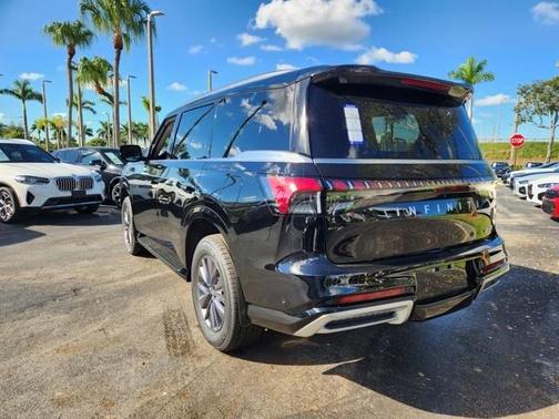 2026 INFINITI QX80 PURE