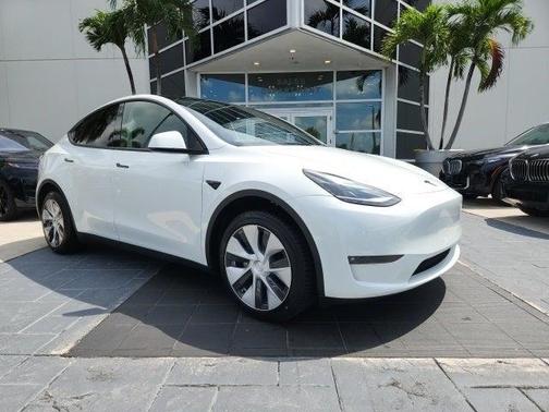 2023 Tesla Model Y Long Range