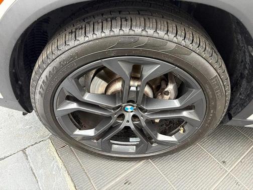 2022 BMW X6 xDrive40i