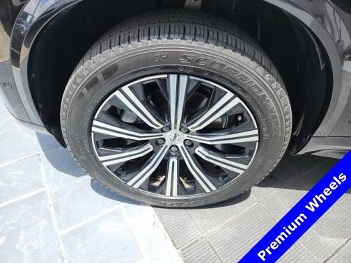 2024 Volvo XC90 B5 Plus Bright Theme