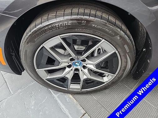 2025 BMW i5 eDrive40