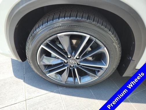 2023 INFINITI QX55 LUXE