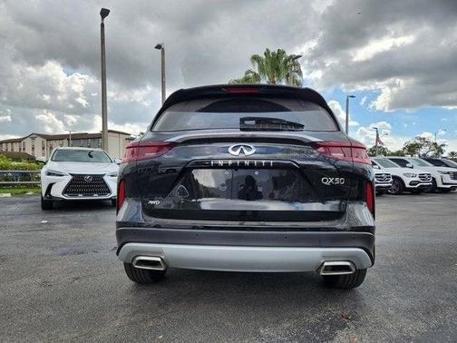 2025 INFINITI QX50 Luxe