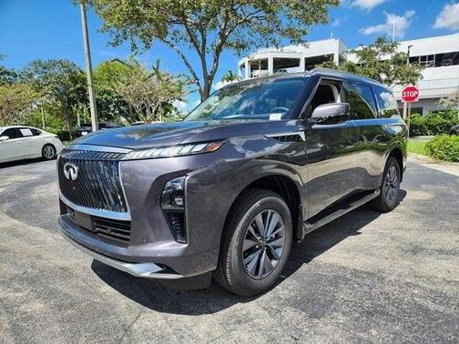 2025 INFINITI QX80 PURE