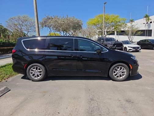 Diamond Black 2024 Chrysler Pacifica Touring-L