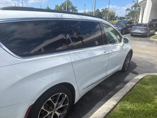 2022 Chrysler Pacifica Limited