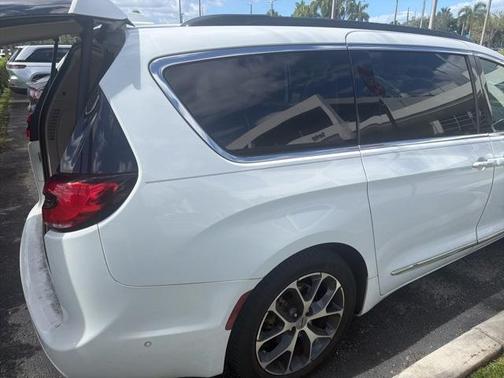 2022 Chrysler Pacifica Limited