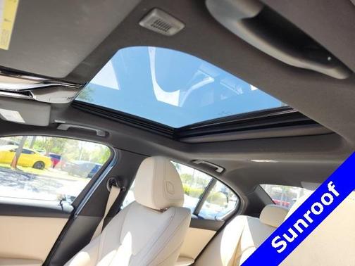 2022 BMW 330 i