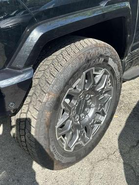 Black 2025 GMC HUMMER EV Pickup 3X