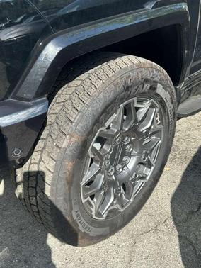 Black 2025 GMC HUMMER EV Pickup 3X