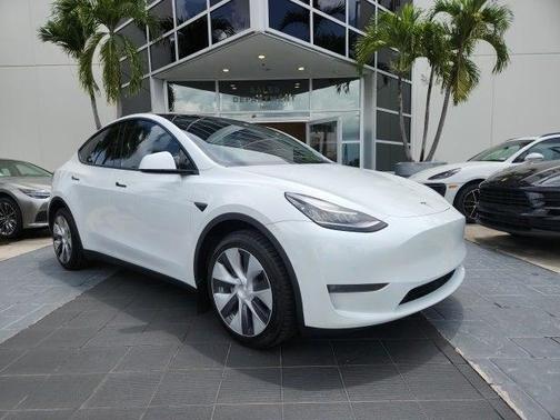 2022 Tesla Model Y Long Range