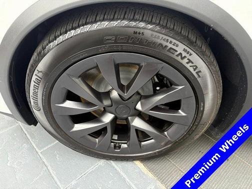 2022 Tesla Model X Base