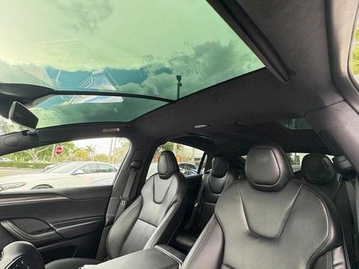 2022 Tesla Model X Base