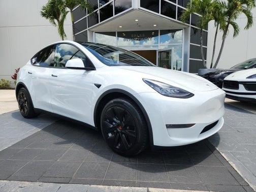 2023 Tesla Model Y Long Range