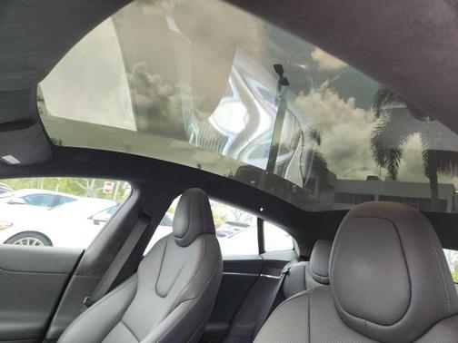 2021 Tesla Model S Long Range
