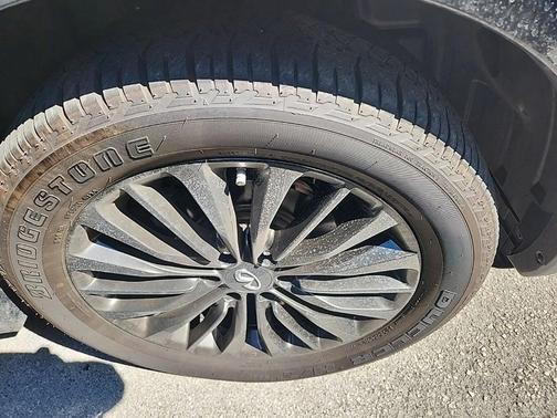 2022 INFINITI QX80 SENSORY