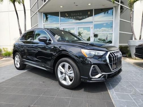 2022 Audi Q3 45 S line Premium