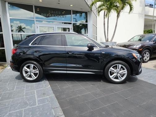 2022 Audi Q3 45 S line Premium