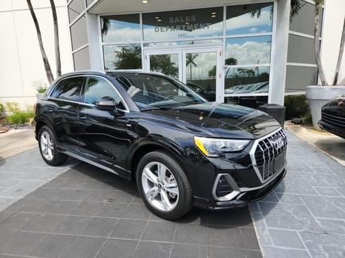 2022 Audi Q3 45 S line Premium