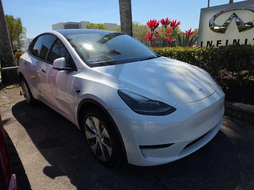 White 2023 Tesla Model Y Long Range