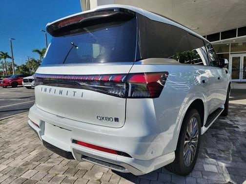 2025 INFINITI QX80 Luxe