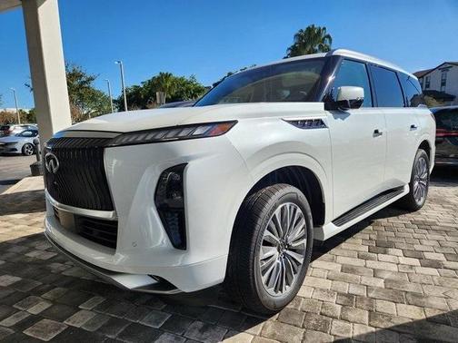 2025 INFINITI QX80 Luxe