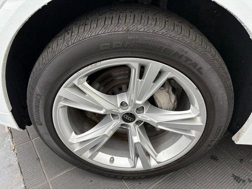 2023 Audi Q8 55 Premium