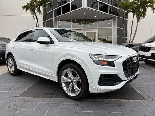 2023 Audi Q8 55 Premium