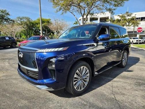 2025 INFINITI QX80 Luxe