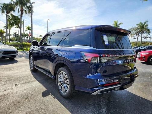 2025 INFINITI QX80 Luxe