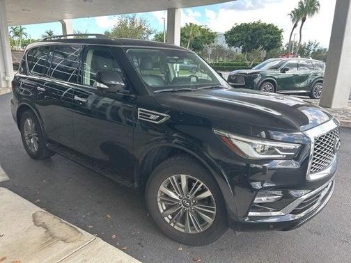 2023 INFINITI QX80 Luxe