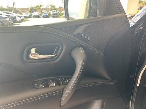 2023 INFINITI QX80 Luxe