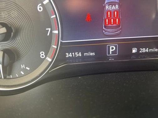 2023 INFINITI QX80 Luxe