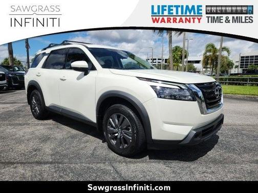 2024 Nissan Pathfinder SV