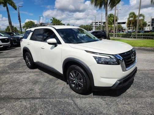 2024 Nissan Pathfinder SV