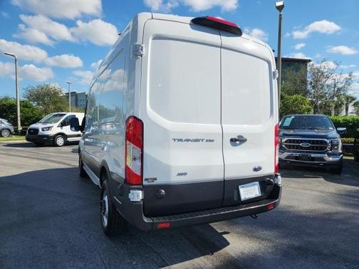 2024 Ford Transit-250 148 WB Medium Roof Cargo
