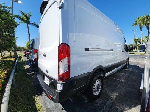 2024 Ford Transit-250 148 WB Medium Roof Cargo