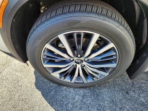 2025 INFINITI QX60 SENSORY