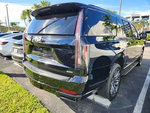 2023 Cadillac Escalade ESV Sport