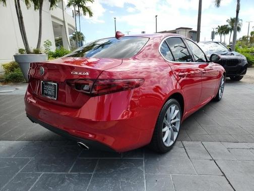 2021 Alfa Romeo Giulia Base