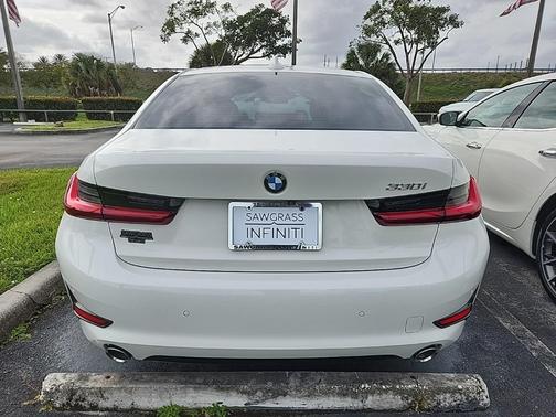2022 BMW 330 i