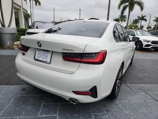 2022 BMW 330 i