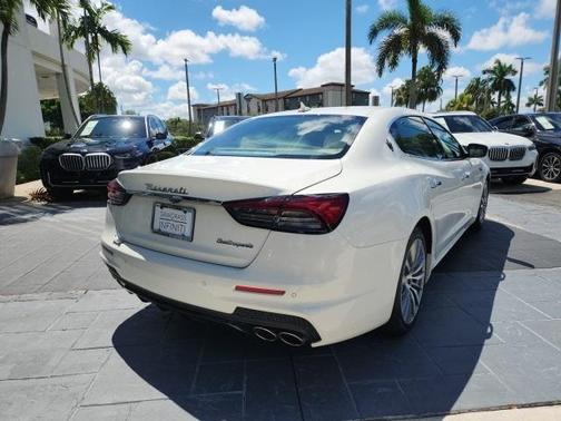 2022 Maserati Quattroporte Modena
