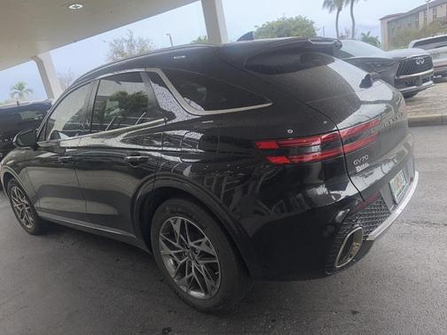 2023 Genesis GV70 2.5T