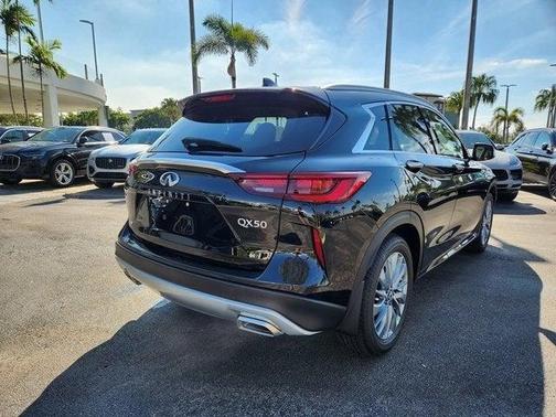 2025 INFINITI QX50 Luxe