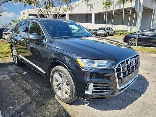 2022 Audi Q7 55 Premium Plus