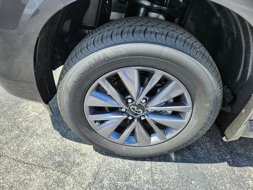 2025 INFINITI QX80 PURE
