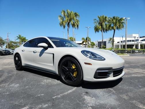 2020 Porsche Panamera 4