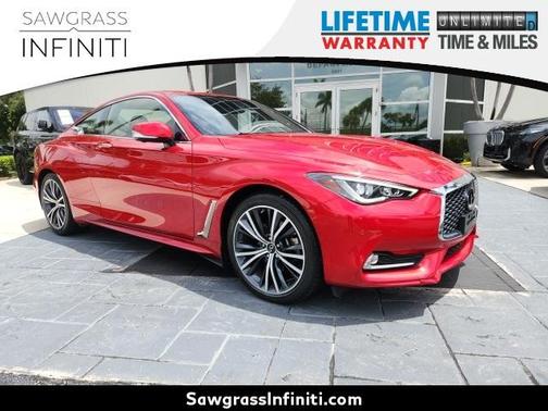 2022 INFINITI Q60 LUXE