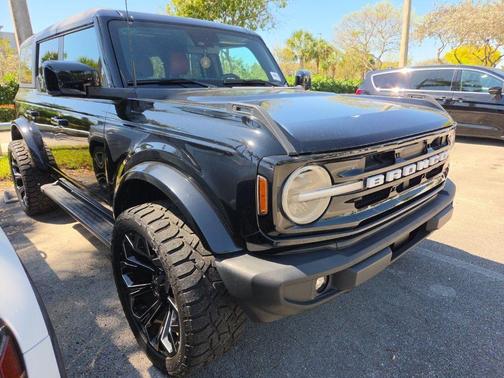 Shadow Black 2023 Ford Bronco Outer Banks